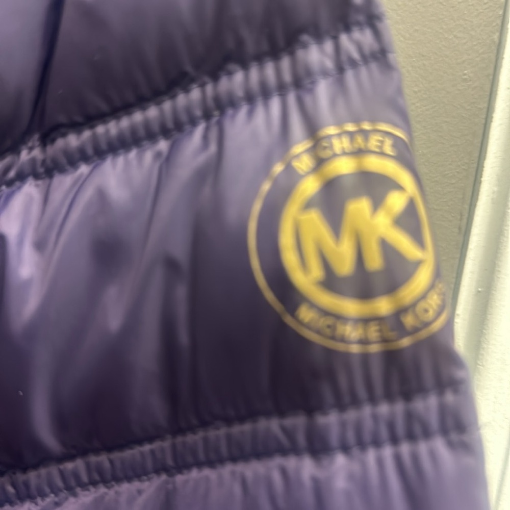 Medium Michael Kors Light Packable Removable
Hood… - image 4